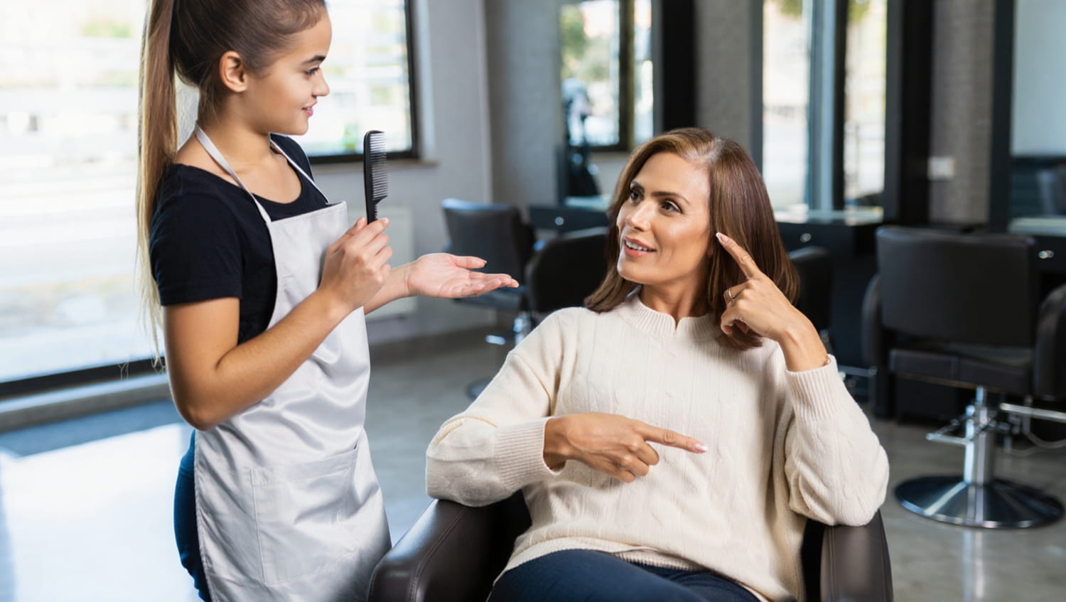 At 50, this hair mistake hardens the face and instantly ages