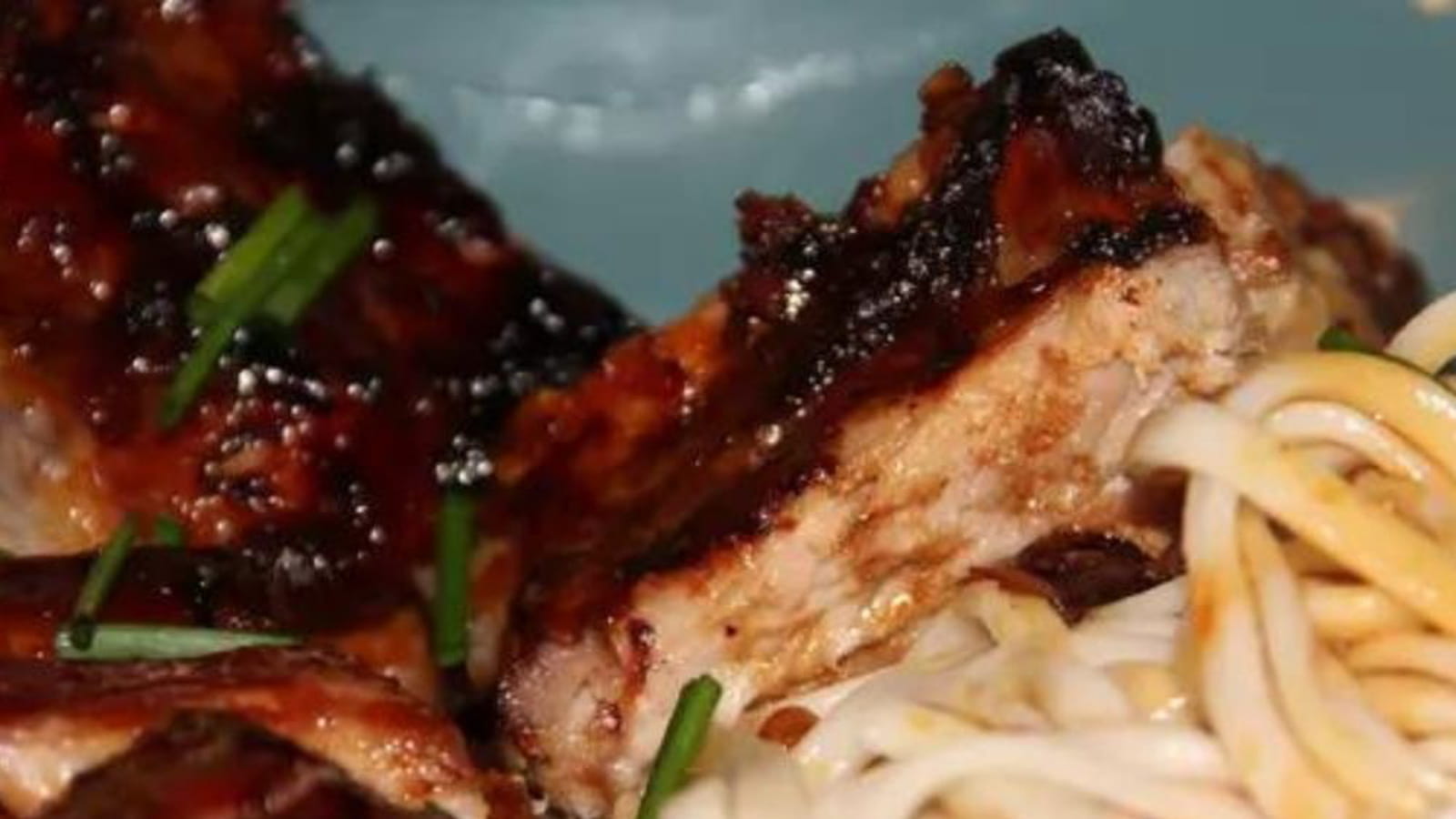 Travers de porc grillés à la citronnelle