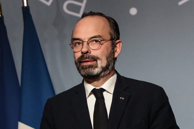 Edouard Philippe apparaît au début du premier confinement, en mars 2020