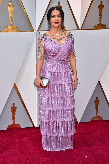 Salma Hayek en robe lilas longue à volants
