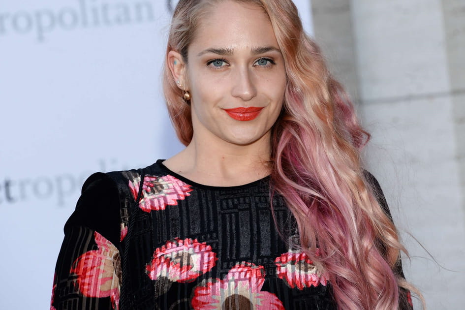 Les cheveux roses et blonds de Jemima Kirke