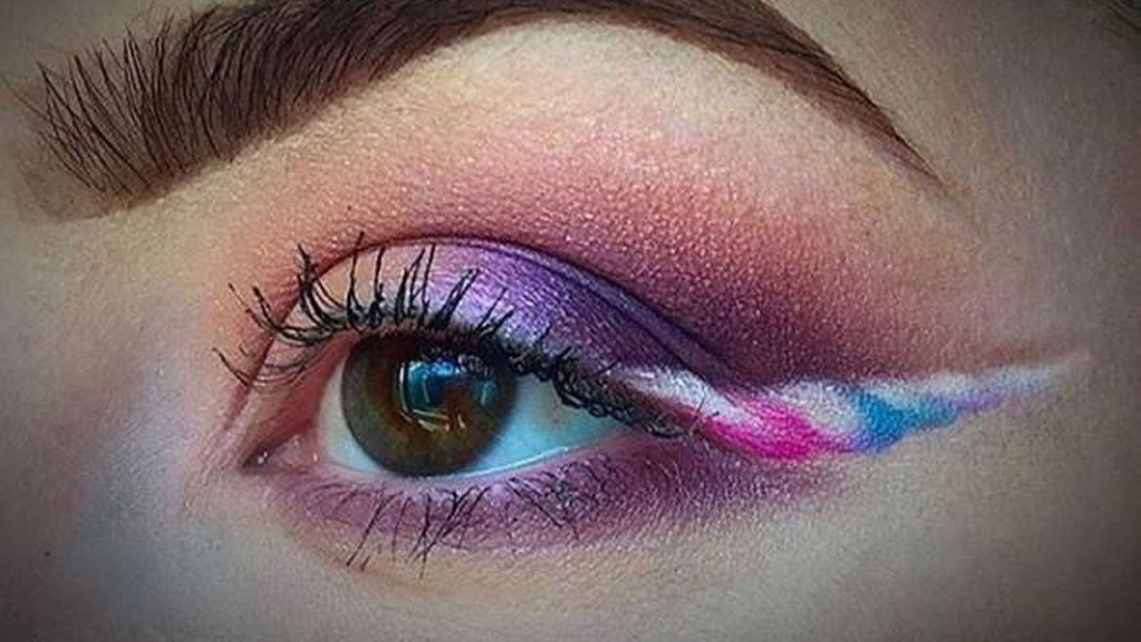 L'eyeliner façon licorne 