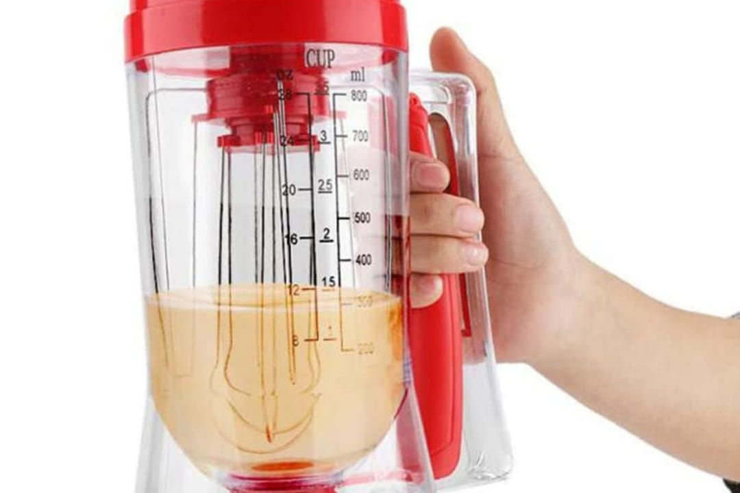 Hztyyier Bouteille Mélangeur Shaker Avec BlenderBall Pour Pâte à Crêpes Et Gaufres 1000 Ml - Blanc
