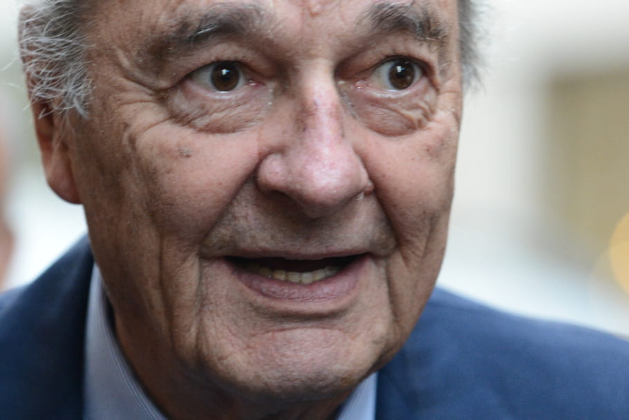 Mort de Jacques Chirac : sa famille dément, mais l'inquiétude demeure