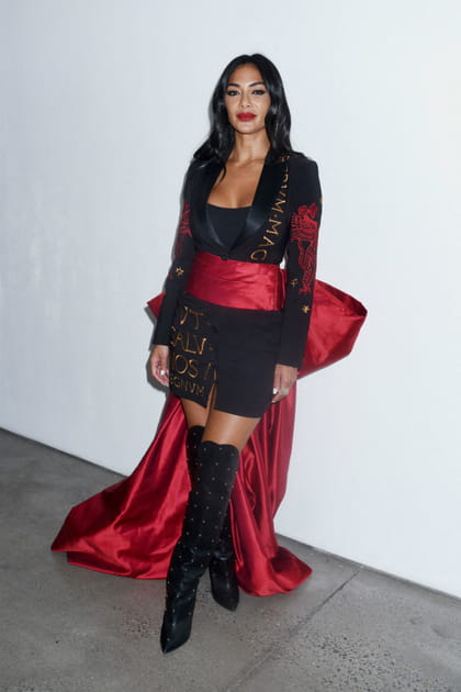 FLOP : Nicole Scherzinger en robe avec traine noeud