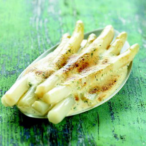 Asperges gratinées au sabayon vert