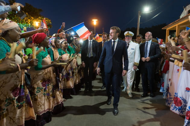 Emmanuel Macron salue les Mahorais