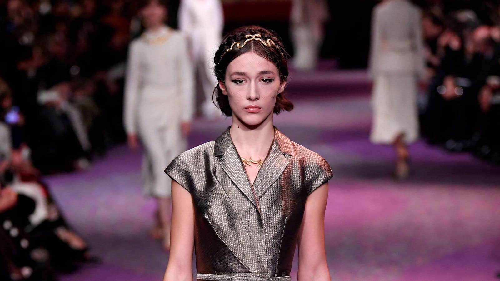 Look 18