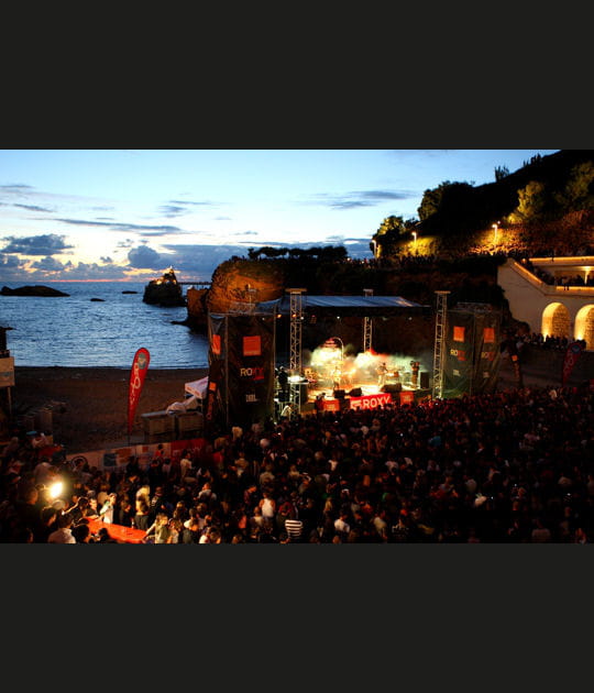 Les femmes sur le devant de la sc&egrave;ne