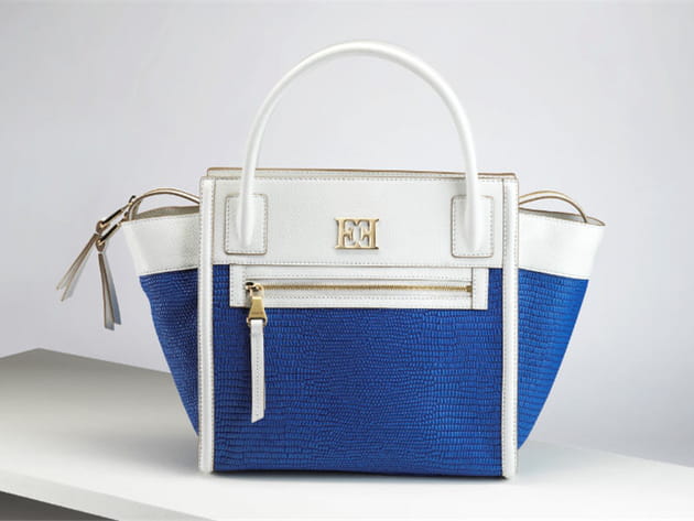 Le sac azur et blanc d'Escada