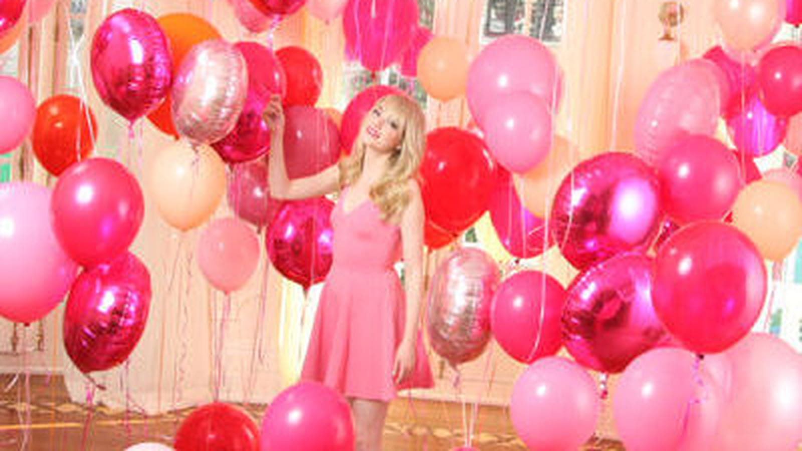 Sous une pluie de ballons