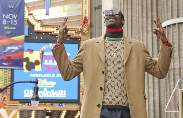 Le rappeur Snoop Dogg, honor&eacute; d'une &eacute;toile sur le Boulevard de la Gloire