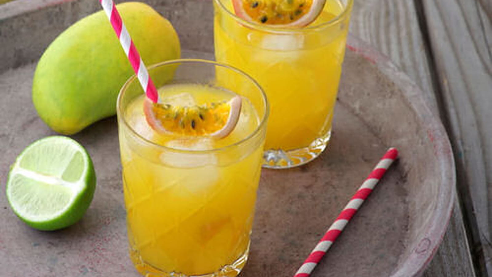 Cocktail passion, mangue, citron vert et thé