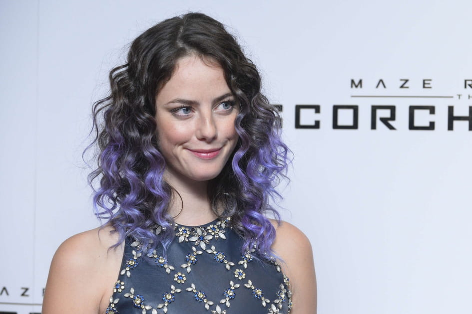 L'ombr&eacute; hair violet boucl&eacute; de Kaya Scodelario