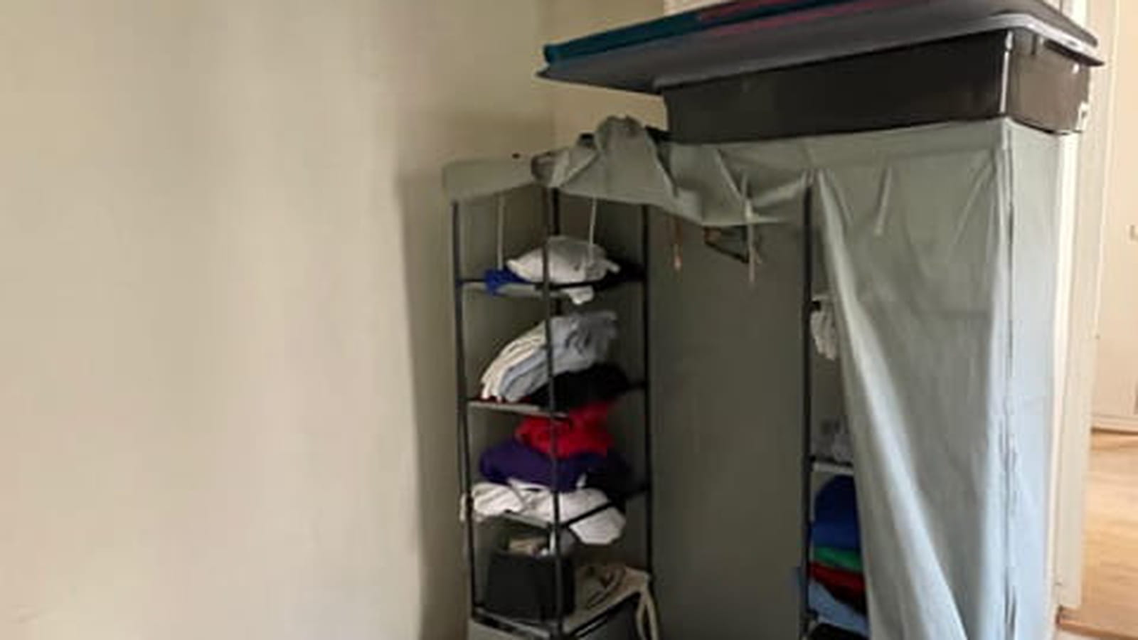 Dressing chambre fille avant 