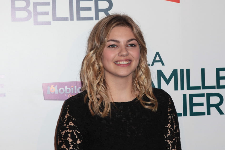 Les cheveux boucl&eacute;s de Louane