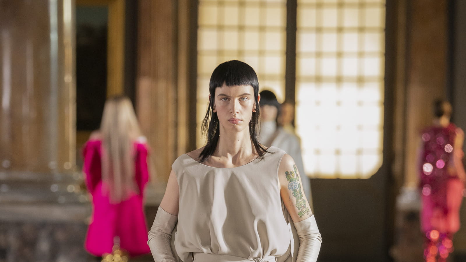 Look 16