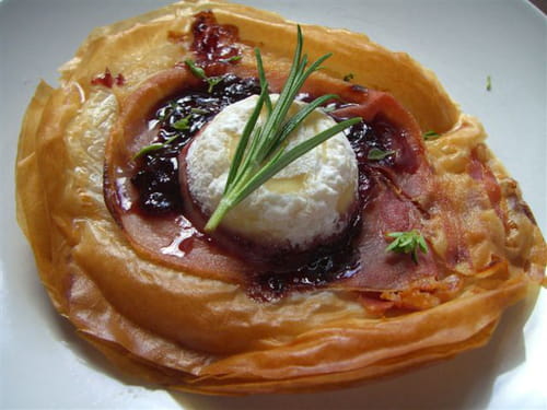 Croustillant au jambon de Bayonne et chèvre chaud