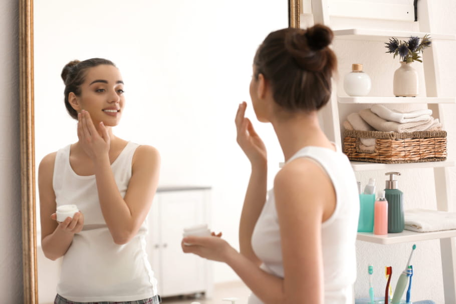 Acné pendant la grossesse : comment traiter les boutons ?