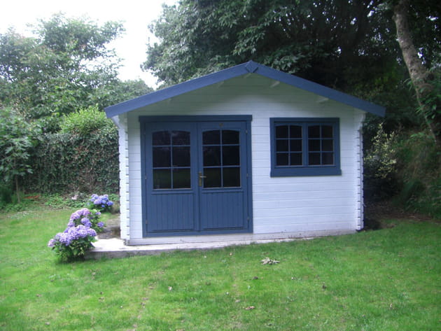 Cabane en bleu et blanc