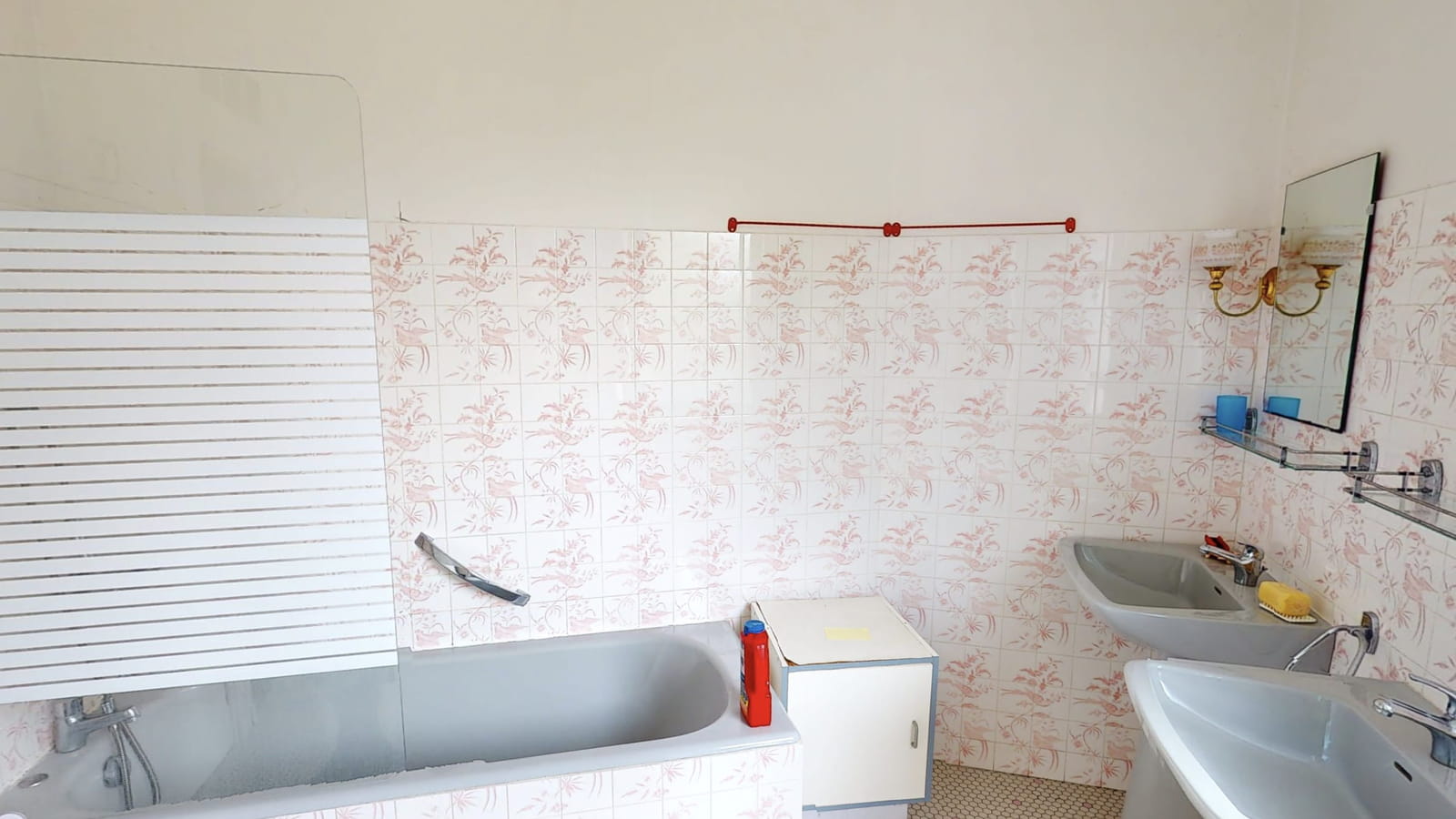 Salle de bains avant