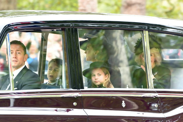 Princesse Charlotte et son frère George avec Kate et Camilla - Funérailles d'Elizabeth II à l'Abbaye de Westminster