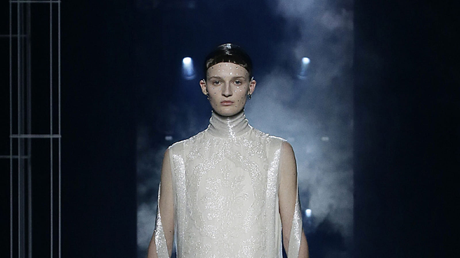 Look 30