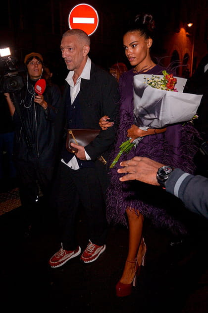 Vincent Cassel et Tina Kunakey au d&eacute;fil&eacute; Valentino