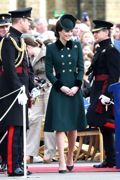 Kate Middleton en manteau Catherine Walker en 2017