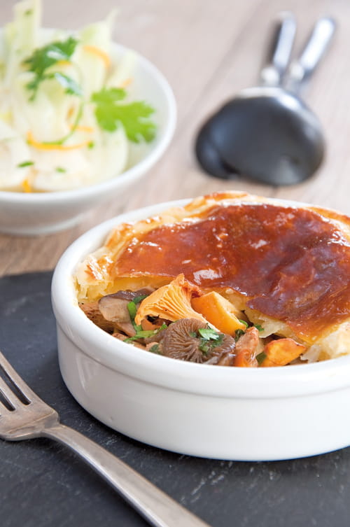 Feuilleté aux champignons des bois et salade de fenouil croquant