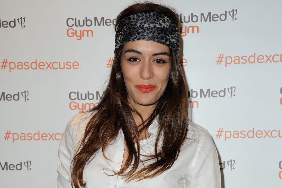 La coiffure accessoiris&eacute;e de Sofia Essa&iuml;di