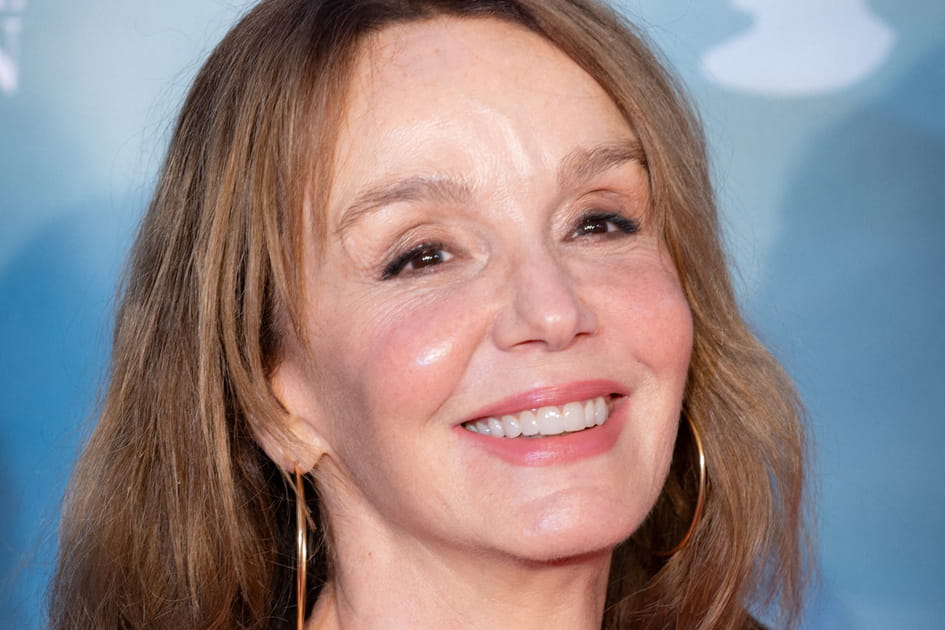 Philippine Leroy-Beaulieu, belle avec son kh&ocirc;l noir