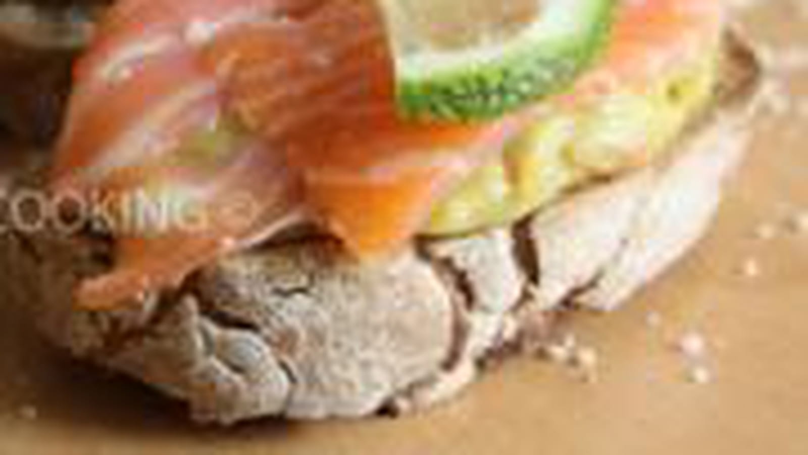 Toasts au guacamole et au saumon