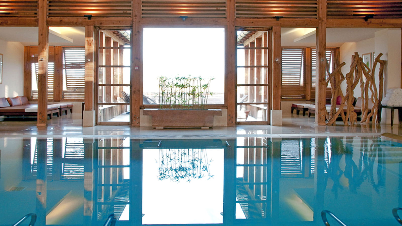 La majestueuse piscine intérieure
