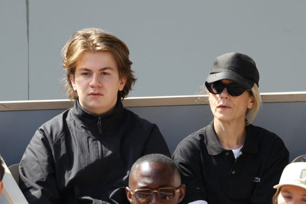 Marina Fo&iuml;s et son fils assistent &agrave; Roland-Garros