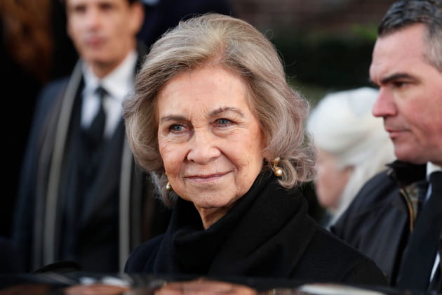 Sophie de Gr&egrave;ce, reine d'Espagne, &agrave; Dreux pour les obs&egrave;ques du comte de Paris