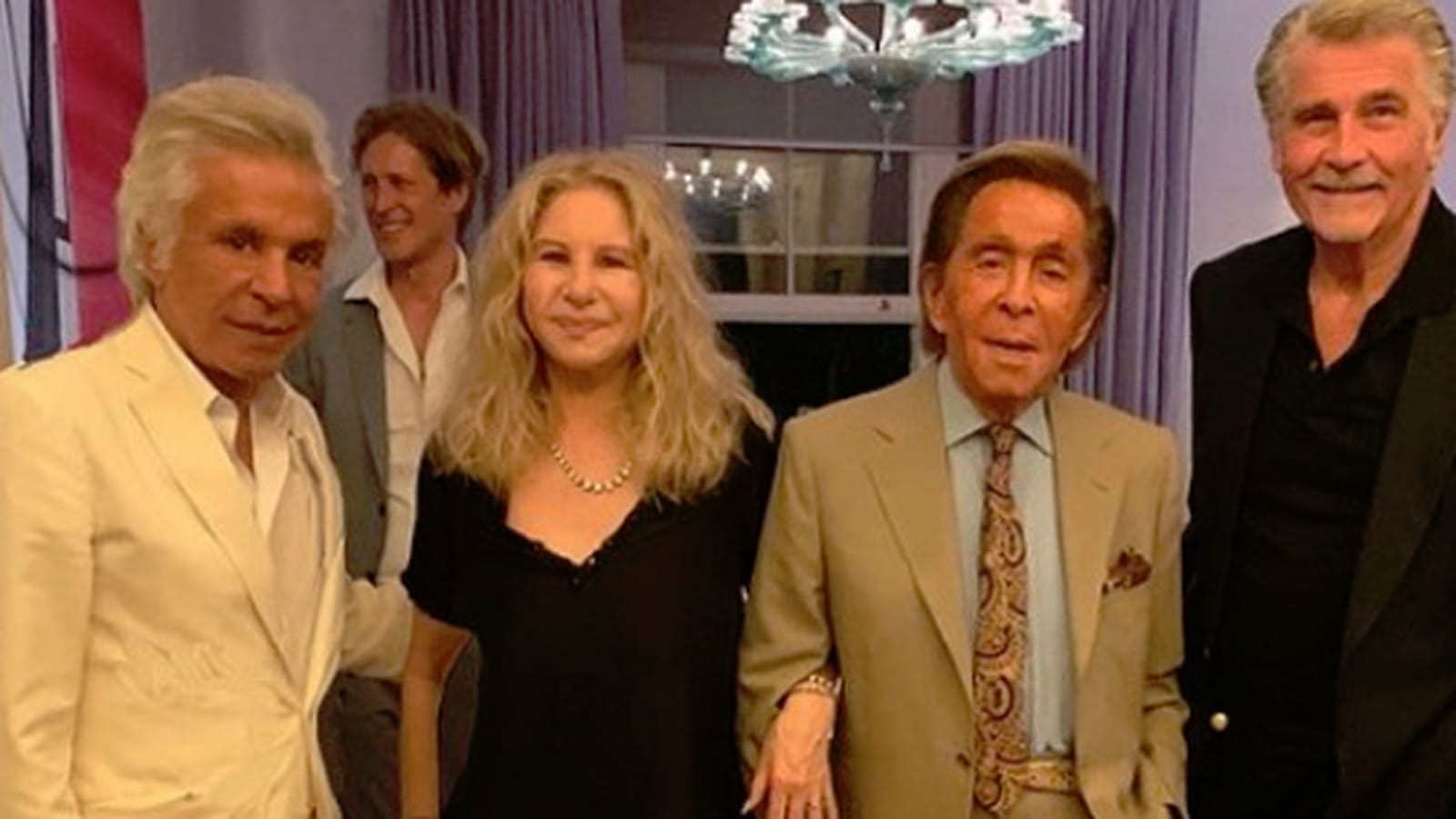  Barbra Streisand et Valentino
