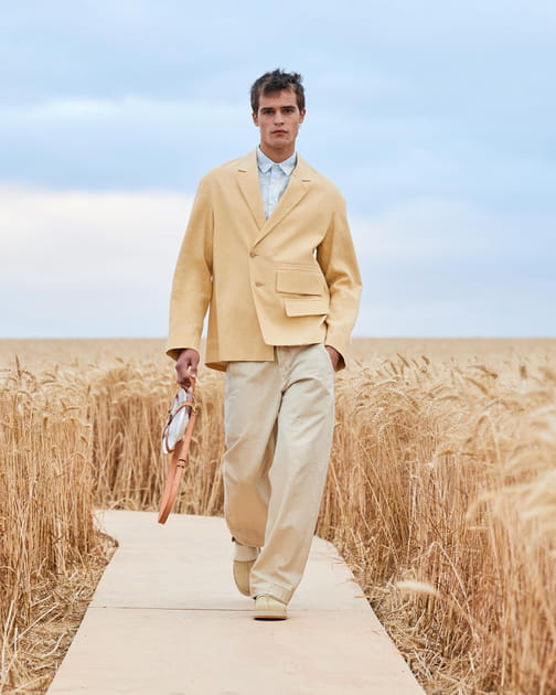 D&eacute;fil&eacute; Jacquemus printemps-&eacute;t&eacute; 2021, passage 53