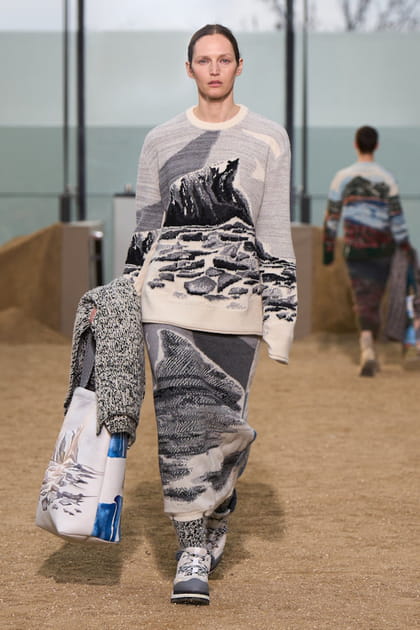 Look 37&nbsp;du d&eacute;fil&eacute; Chlo&eacute;