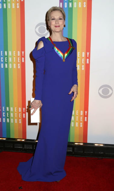 Meryl Streep en robe longue indigo découpée aux épaules Paule Ka