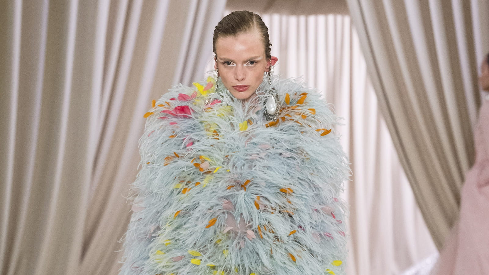 Look 25