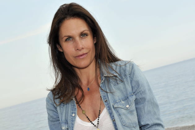 Astrid Veillon a &eacute;t&eacute; "abandonn&eacute;e" par sa m&egrave;re