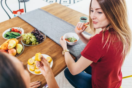 Ventre plat et m&eacute;nopause&nbsp;: l'aliment &agrave; consommer tous les jours selon une naturopathe