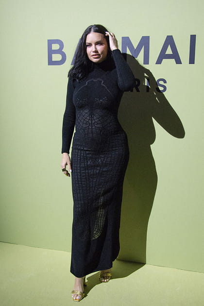 Adriana Lima au défilé Balmain