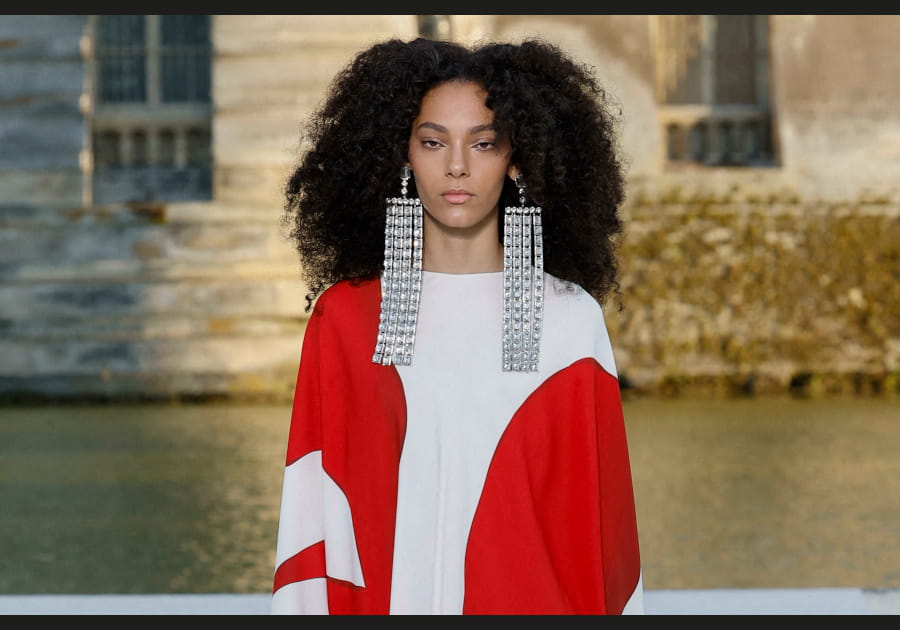 Le maquillage minimaliste de Valentino