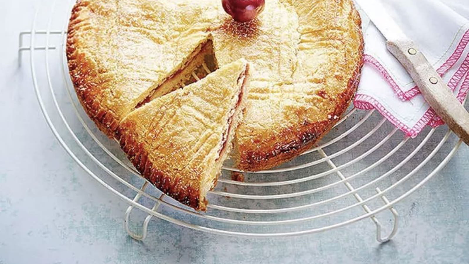 Gâteau basque aux cerises