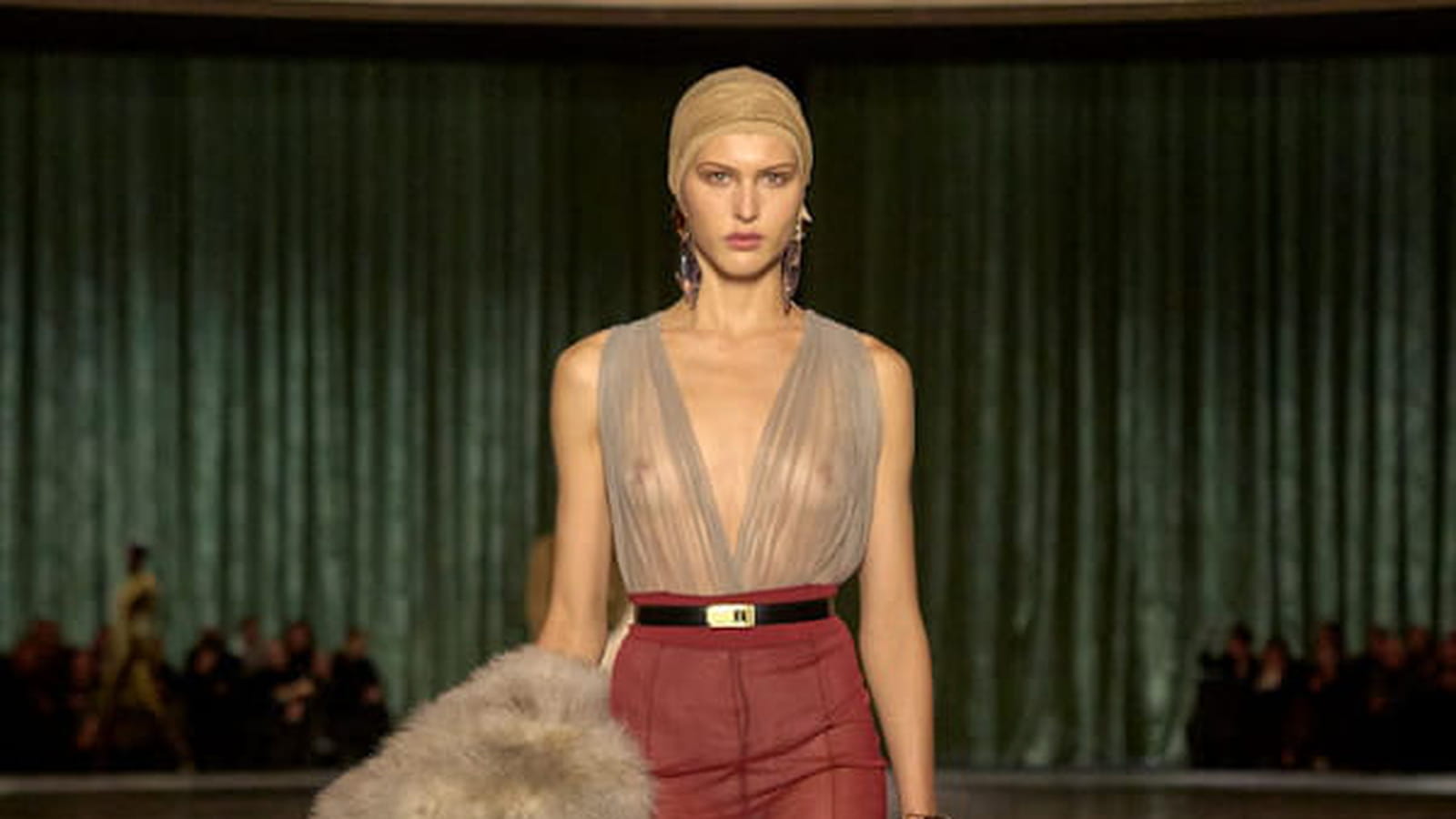 Défilé Saint Laurent automne-hiver 2024-2025