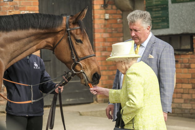 La reine Elizabeth II, toujours tr&egrave;s &agrave; cheval (sur les principes) &agrave; 92&nbsp;ans