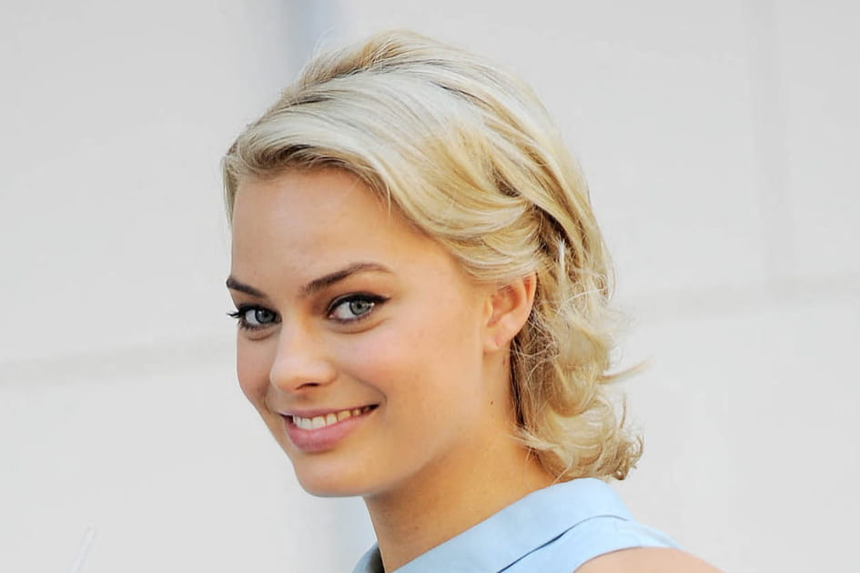 La coiffure sage de Margot Robbie