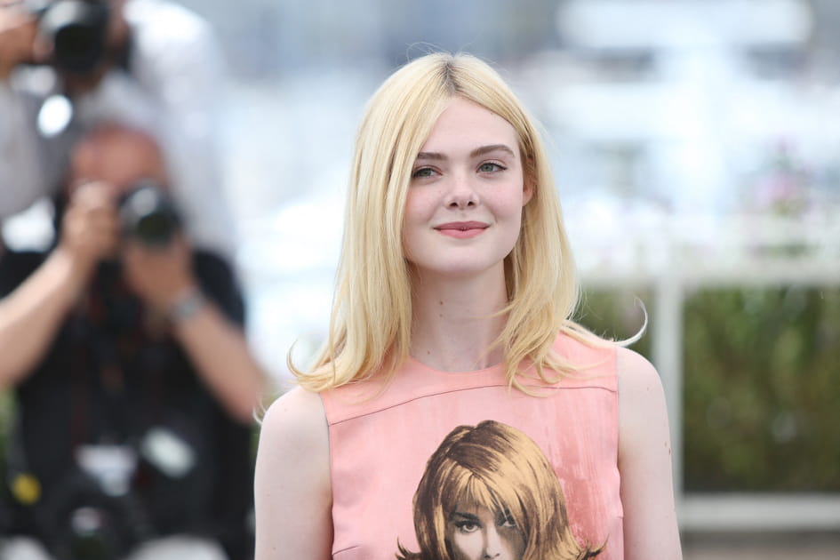 Elle Fanning, audacieuse avec son blond hivernal
